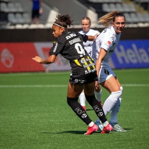 Felicia Schröder har skrivit på ett rekordkontrakt med BK Häcken.