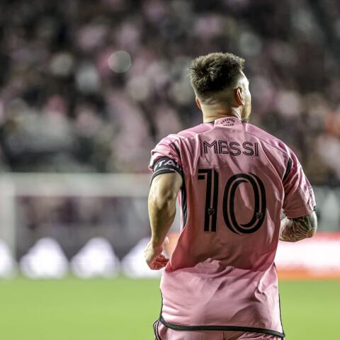 Lionel Messi ställs mot sin gamla klubb PSG.